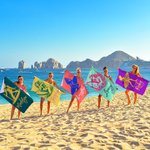 Personalisierte Multicolor Ozean Surfen Charakter Design überdimensioniert schnell trocknen Strand Handtuch mit Namen Strand Pool Party Geburtstagsgeschenk für Surfen Enthusiasten