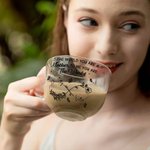 Personalisierte Mutter Kind Unendlichkeit Geburt Monat Blumen 16 oz Klarglas Becher mit Griff und Name Muttertag Geburtstag Geschenk für Mama Oma
