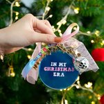 Personalisierte In My Christmas Era Disco Light Ball Ornament mit Namen Perlen und Gurtband Weihnachtsbaum Home Decor Geburtstag Geschenk für Musikliebhaber
