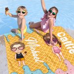 Gepersonaliseerde Cartoon Ice Cream Kid Character Oversized Quick Dry Strandlaken met Naam Zomer Vakantie Accessoires Verjaardagscadeau voor Jongens Meisjes