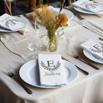 Personalisiertes Super Saugfähiges Kranz Waffel Serviette Handtuch mit Initiale Namen Datum Tischdeko Jahrestag Hochzeit Geschenk für Freunde Familie