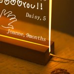 Luz nocturna LED con diseño de letra manuscrita personalizada para 1-6 niños con base de madera con nombre y edad Decoración para el hogar Regalo de cumpleaños para el Día de la Madre para la familia