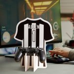 Personligt headsetstativ med nummer och namn för kontroller i Jersey-form Speltillbehör Skrivbordsdekor Fars dag Födelsedagspresent för bollspelsälskare