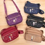 Borsa a tracolla regolabile in nylon personalizzata con personaggio in stile cartone animato e fiore di nascita scomparti multipli per familiari