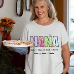 Personlig fargerik T-skjorte med blomsteralfabeter T-skjortegenser med kallenavn og 1-12 navn Morsdag Bursdagsgave til mamma bestemor familie