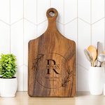 Planche à découper réversible pour fromage et charcuterie avec poignée et nom de famille Cadeau de pendaison de crémaillère pour famille et couple