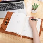 Copertina del taccuino A5 in pelle PU personalizzato con fiore di nascita e personaggio cartone animato tasca portaoggetti compleanno regalo per donne