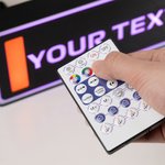 Placa personalizada con nombre, estilo carreras, con texto y 7 colores de iluminación LED ajustables Decoración del hogar Regalo de cumpleaños para entusiastas de las carreras