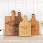 Personalizowana deska do krojenia Birds on the Tree z imieniem i uchwytem Made in USA Prezent ślubny na parapetówkę dla pary i rodziny