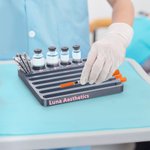 Personalisierte Markierung Multi-Nut Spritze Veranstalter Tray Portable Partitioned Vial Holder Weihnachtsgeschenk für Ärzte Kosmetiker
