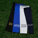 Personalizzato a colori vivaci nome umidità maniche braccio Outdoor Essentials Compleanno Giorno di gioco Regalo di squadra per gli amanti dello sport Coach