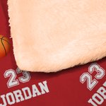 Personalizzato Multicolore Cartoon Character Balls Morbida coperta con cappuccio con nome e numero Regalo di compleanno per gli amanti dello sport