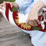 Spersonalizowany ręcznik plażowy Zodiac Flower Oversized Quick Dry z imieniem Akcesoria na letnie wakacje Prezent na emeryturę dla przyjaciela rodziny