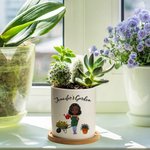 Spersonalizowana ceramiczna doniczka z imieniem i bambusową podstawą na Dzień Matki dla miłośniczek ogrodnictwa