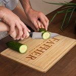Planche à découper pour charcuterie en bambou FSC avec rainure pour le jus gravée de 1 à 12 noms d'enfants Cadeau de fête des pères pour papa grand-père