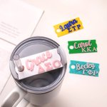 Personalisierte Multicolor Glitter griechischen Buchstaben Name Platte Tag Deckel Topper für 30 oz 40 oz Stanley Becher Zubehör Sorority Geschenk für Schwestern Mädchen