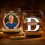 Personalisierte Kranz Foto 10 oz Old Fashioned Whiskey Glas mit Namen und Initialen Vatertag Geburtstag Geschenk für Papa Schnapsliebhaber