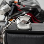 Llavero personalizado con monograma de casco de moto con caja y nombre grabado regalo de cumpleaños o Día del Padre para hombre