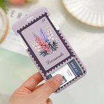Portacarte con moschettone personalizzato con nome data e fiore di nascita stampa in stile vintage accessorio per viaggio regalo per donne
