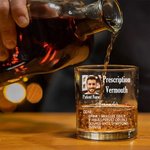 Personalisierte lustige Rezept Foto 10 oz Whiskey Glas mit Namen und Alkohol Name Geburtstag Vatertag Geschenk für Papa Opa Whiskey-Liebhaber