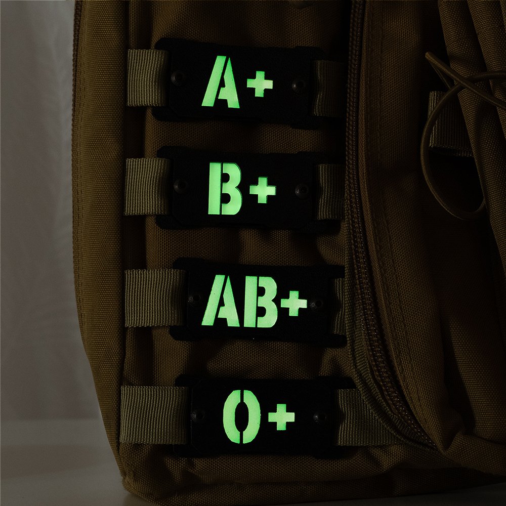 Personalisierte leuchtende Blutgruppe Notfall medizinische Informationen Molle Indikator EDC Gear taktische Überleben Accessoire Geschenk für Outdoor-Enthusiasten 2