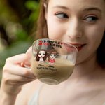 Personalisierte 2 Cartoon-Charaktere 16 oz Clear Glass Cup mit Griff und Name Jahrestag Geburtstag Geschenk für Besties Freunde