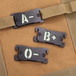 Personalisierte leuchtende Blutgruppe Notfall medizinische Informationen Molle Indikator EDC Gear taktische Überleben Accessoire Geschenk für Outdoor-Enthusiasten 1