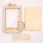 Spersonalizowana drewniana ramka na zdjęcie z wygrawerowanym odciskiem stopy z datami i imieniem Baby Shower Birth Announcement Gift for Newborns New Parents