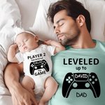 Gepersonaliseerd Level Up Gamepad 100% Katoenen Baby Rompertje en T-shirt Set met Naam en Bijnaam Eerste Vaderdag Baby Shower Gift voor Baby Papa