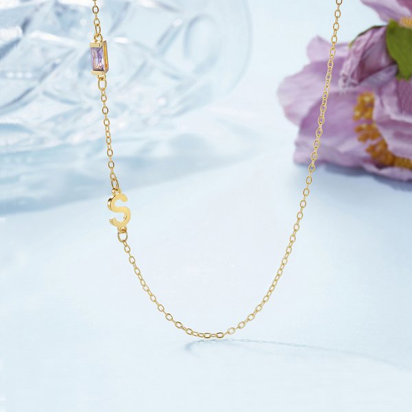 Spersonalizowany naszyjnik Baguette Birthstone and Initial Sideway Minimalistyczna biżuteria Urodziny Rocznica Dzień Matki Prezent dla kobiet