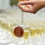 Personalizada temática occidental sombrero de vaquera Copa de la etiqueta del encanto del vaso de vino con el nombre de despedida de soltera Favor País regalo de boda para las mujeres