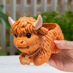 Personalisierte Mini Hochland Kuh Milchkuh Sukkulenten Pflanzgefäß mit Namen Ohrmarke und Drainage Home Decor Geburtstagsgeschenk für Familie Freund