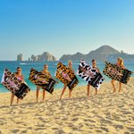 Gepersonaliseerde Nepbont Luipaardprint Cartoon Zachte Snel Drogende Strandlaken met Naam Strand Zwembad Verjaardagscadeau voor Vrouwen
