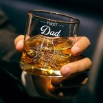 Personalizzato Fist-Bump First Dad Now Grandpa 2-16 Names 10 oz Whiskey Glass Regalo di compleanno per la festa del papà per gli uomini