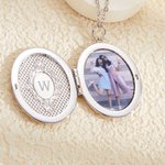 Collier Ovale Personnalisé avec Photo Fleur de Naissance et Initiale Gravés Cadeau d'Anniversaire de la Fête des Mères pour les Femmes