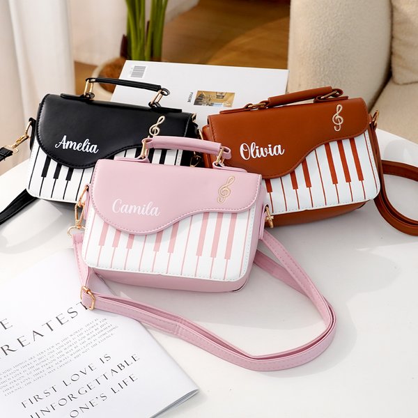 Personalisierte Piano Form Punk Style PU Leder Crossbody Tasche Abend Handtasche mit Namen Geburtstag Graduierung Geschenk für Frauen Konservatorium Studenten