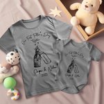 Personalisiertes Our First Father’s Day T-Shirt Body aus Baumwolle mit Bier-Babyflasche-Stoß Muster Namen Vatertag Geschenk für Neugeborene Papa