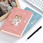 Henkilökohtainen Cartoon Morsian ja sulhanen Meidän tarina alkaa A5 Nahka Rakkaus Journal Notebook nimi Häät päivämäärä vuosipäivä lahja vastanaineille pari