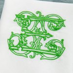 Henkilökohtainen kirjailtu Floral Initial Linen lautasliina pöytäliina pöydän sisustus häät syntymäpäivälahja perheelle ystävät