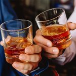 Fiore di nascita personalizzato da 10 once in vetro da whisky con nome e sottobicchiere in ardesia Regalo di compleanno per la festa del papà neonato per i bambini neopapà