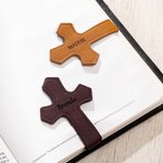Personalisierte eingraviert Name Kreuz PU Leder magnetische Lesezeichen Clip Lesen Zubehör religiöse Taufe Geschenk für Buchliebhaber Christian