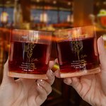 Fiore di nascita personalizzato da 10 once in vetro da whisky con nome e sottobicchiere in ardesia Regalo di compleanno per la festa del papà neonato per i bambini neopapà