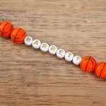 Porte-Clés Personnalisé avec Perles à Monogramme et Texte Cadeau Anniversaire Équipe pour Amoureux du Basket-ball Adolescents