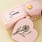 Estuche para pintalabios personalizado de cuero PU con el nombre y flor llavero con espejo accesorios de maquillaje regalo de cumpleaños para mujeres