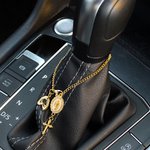 Chapelet de volant personnalisé en zircon Vierge Marie et croix avec initiale à bulles Décoration de voiture Prière Sécurité Anniversaire Cadeau pour conducteurs Chrétiens
