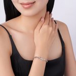 Bracelet de perles empilables personnalisé avec nom Bijoux délicats Cadeau d'anniversaire Cadeau de douche de mariage pour les demoiselles d'honneur Femmes