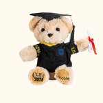 Orsacchiotto di peluche personalizzato con nome e anno sui piedi e distintivo scolastico regalo di laurea per diplomati