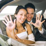 Personalisierte temporäre Foto-Tattoos mit Namen und Datum | 24-teilige Klebetattoos | hautfreundlich | wasserfest | Party Hochzeit Geschenk für Gäste