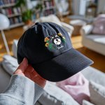 Henkilökohtainen kirjailtu Syntymä Kukka Koira Kissa Lemmikki Lemmikki muotokuva valokuva 100% puuvillaa Baseball Cap nimi Pet Keepsake syntymäpäivälahja lemmikkieläinten omistajille ystäville