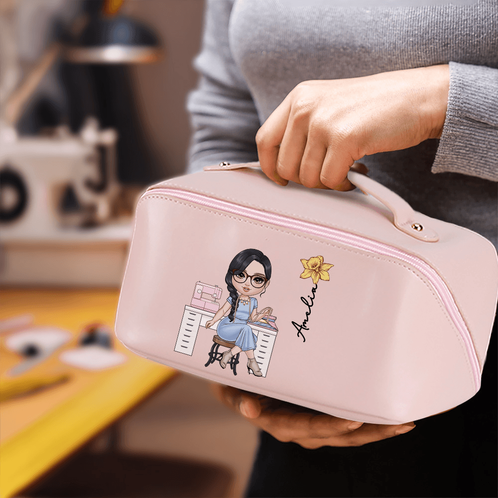 Personalized Cartoon Sewing Character Makeup Bag with Birth Flower and Name, Portable Leather Cosmetic Bag, Birthday Gift for Sewing Lover